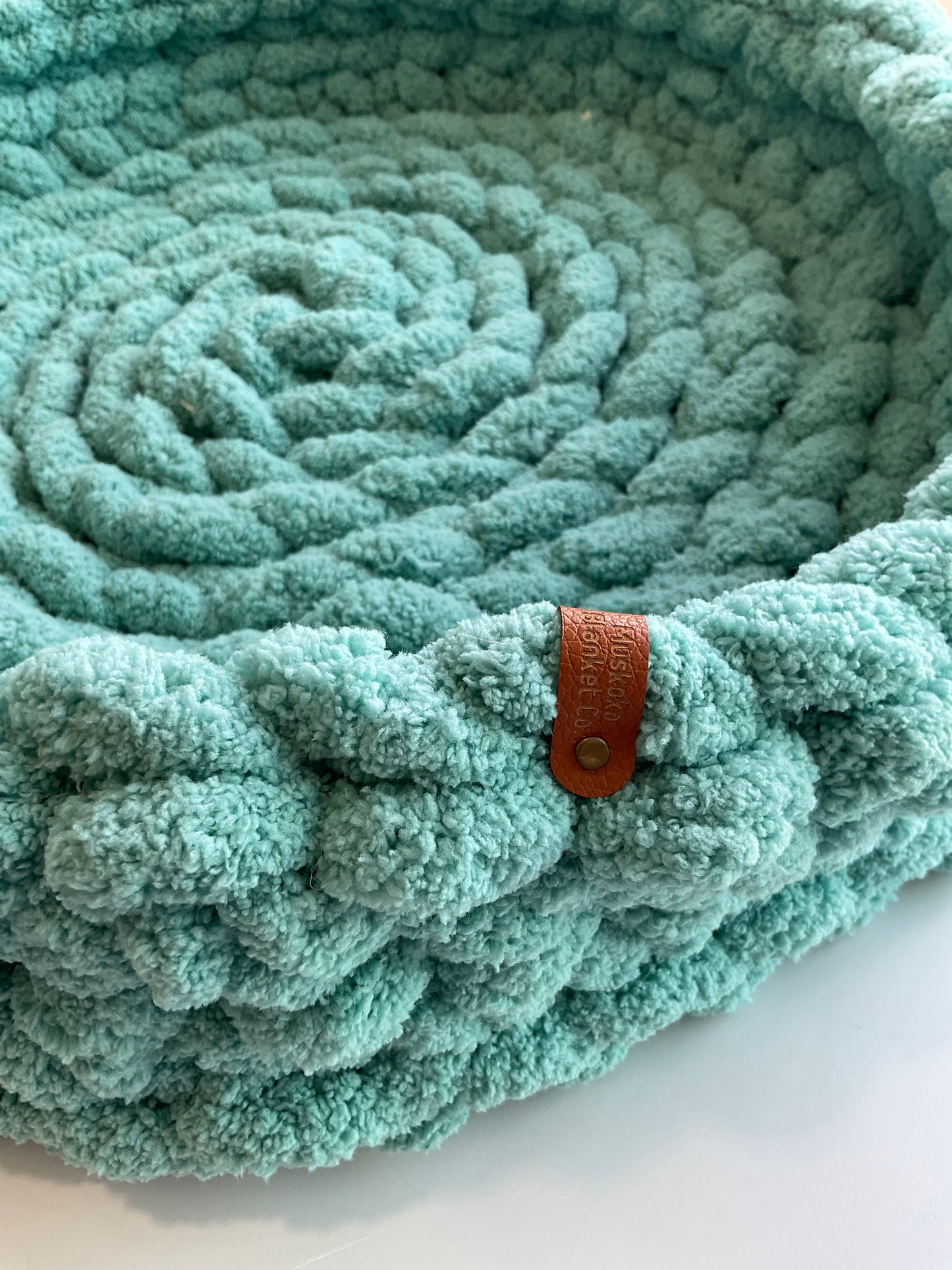 Muskoka Blanket Knitted Pet Beds